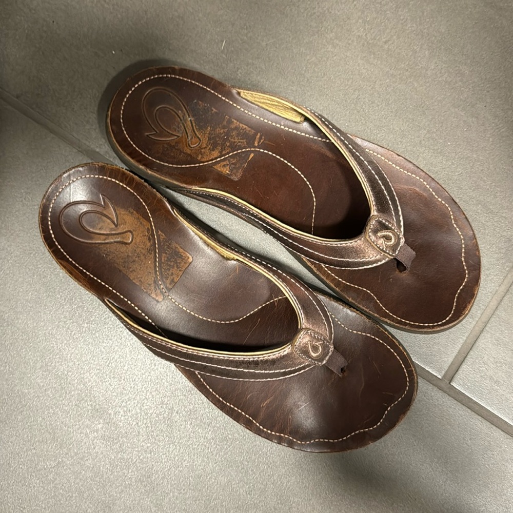 Olukai flip flops (women)